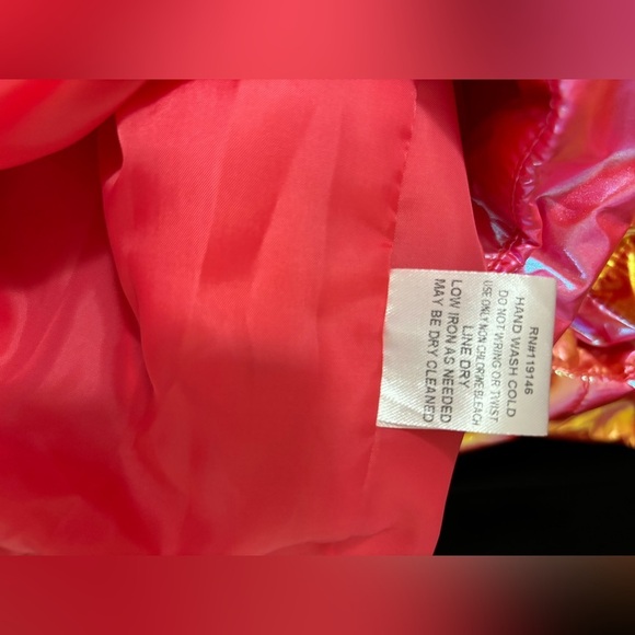 💥12/3 HOST PICK!💥 NWT Jodifl Holographic Pink and Yellow Puffer Jacket S - Picture 10 of 10